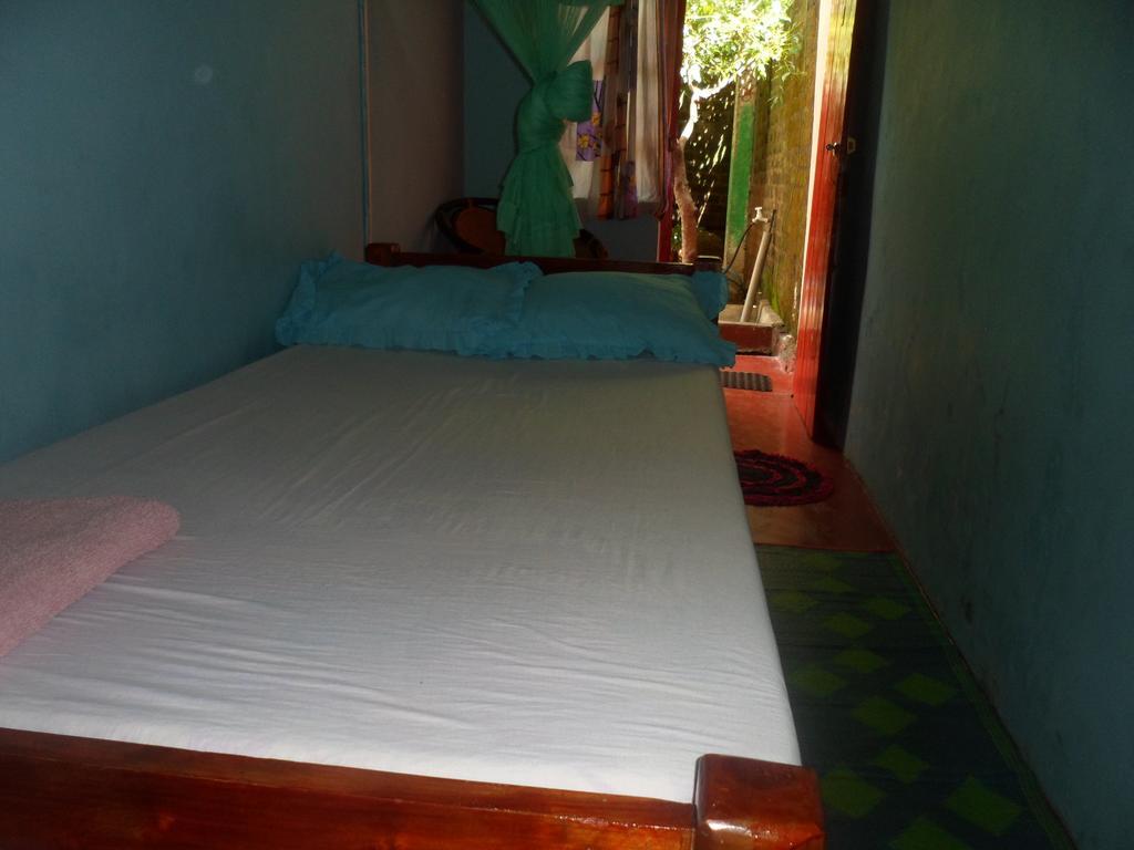 Thisal Guest House Полонарува Стая снимка